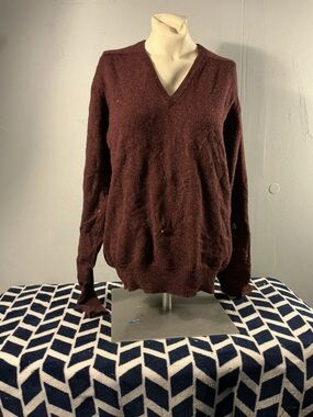 Pendleton Women's V-Neck Sweater in Burgundy
